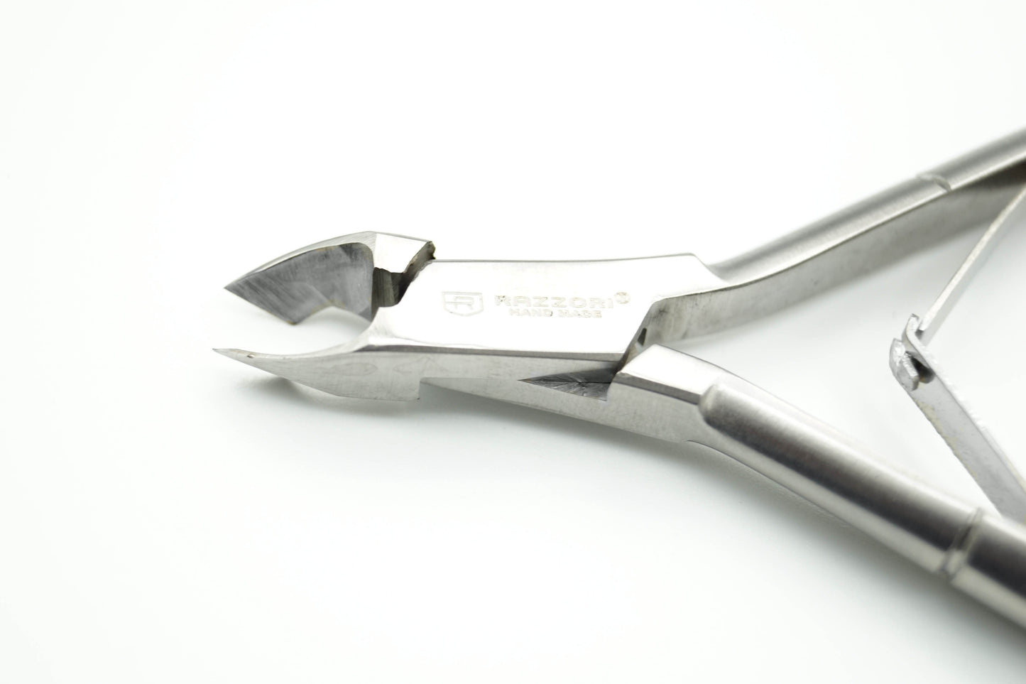 Pro Cuticle Nipper #73 - Razzori